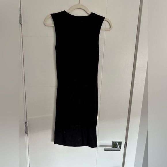 Side Twist Dress - Picture 7 of 9